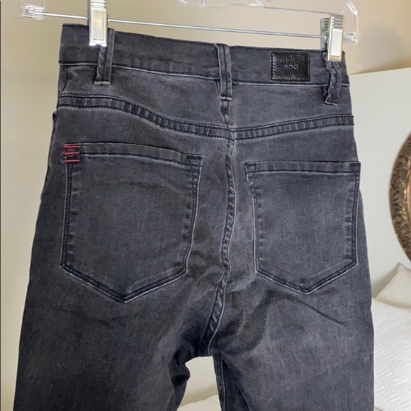 BDG super hi waisted twig ankle jeans! - Picture 5 of 6